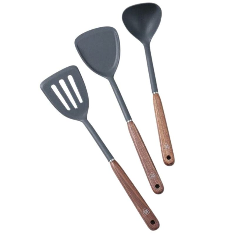 wok-spatula-and-ladle